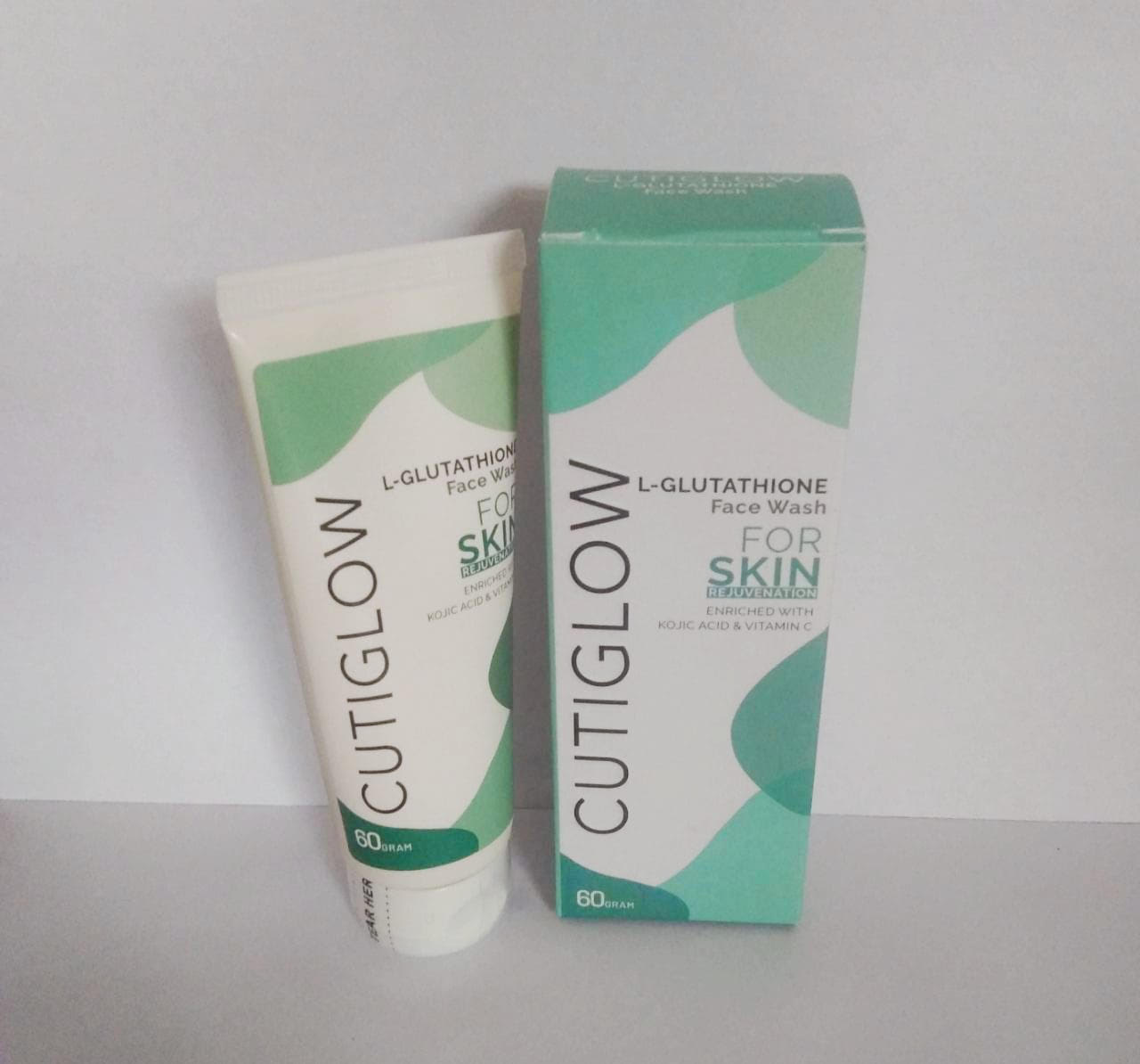 CUTIGLOW FACEWASH